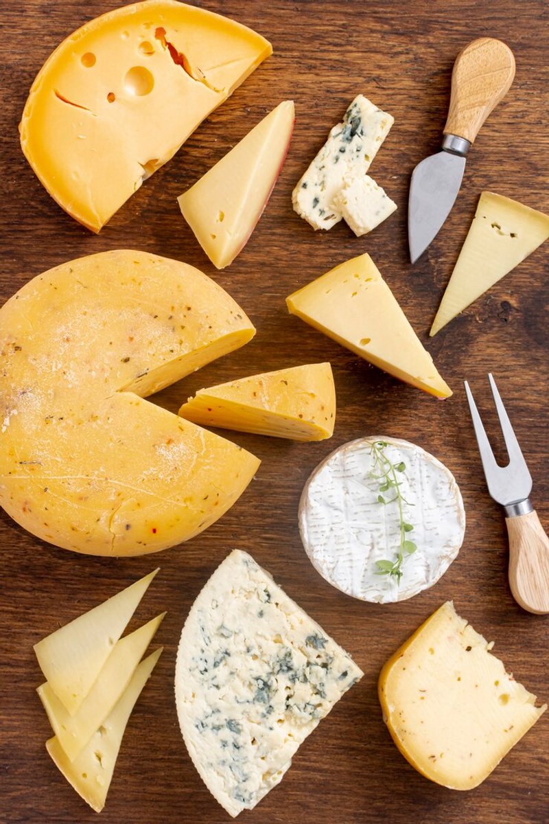 Cheffinger Cheese Board with 2 Cheese Knives - Bamboo - Cheese Platter - Serving Board